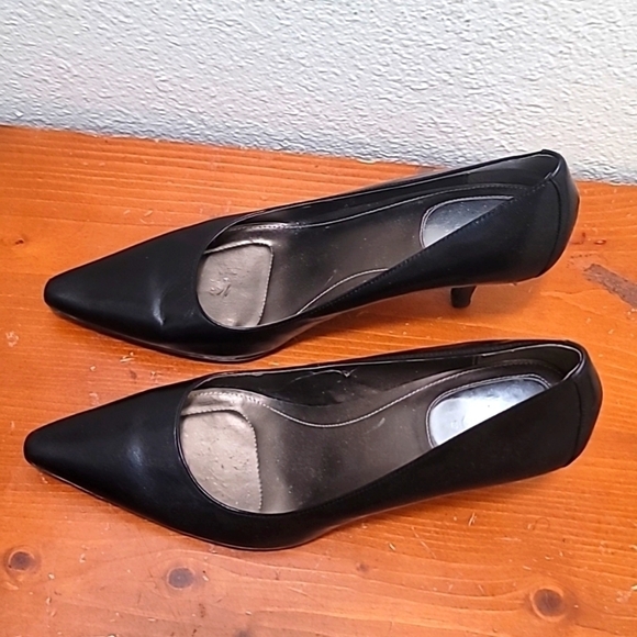 CALVIN KLEIN BLACK DOLLY WOMEN'S KIDSKIN HEEL SHOES SIZE 9 - Picture 4 of 13
